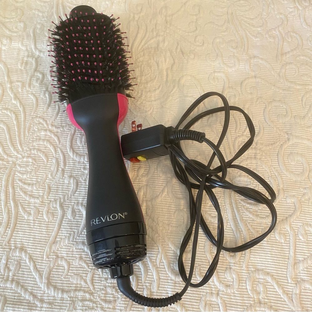 Revlon One-Step Volumizer Original 1.0 Hair Dryer and Hot Air Brush - Picture 2 of 7